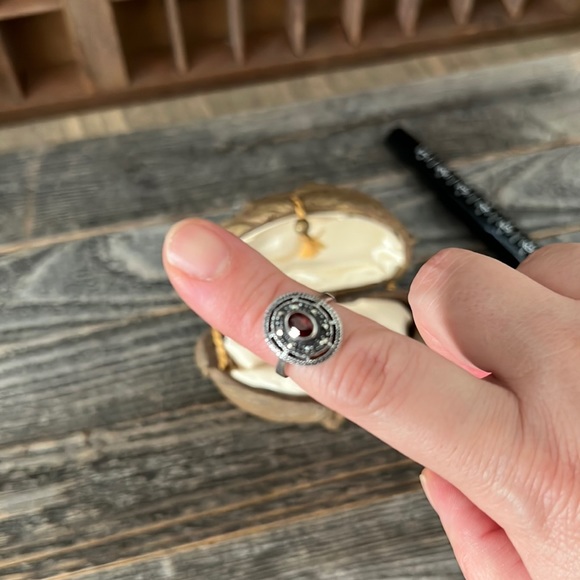 ❤️VTG Silver Marcasites/Garnet Stone Ring - Picture 11 of 11